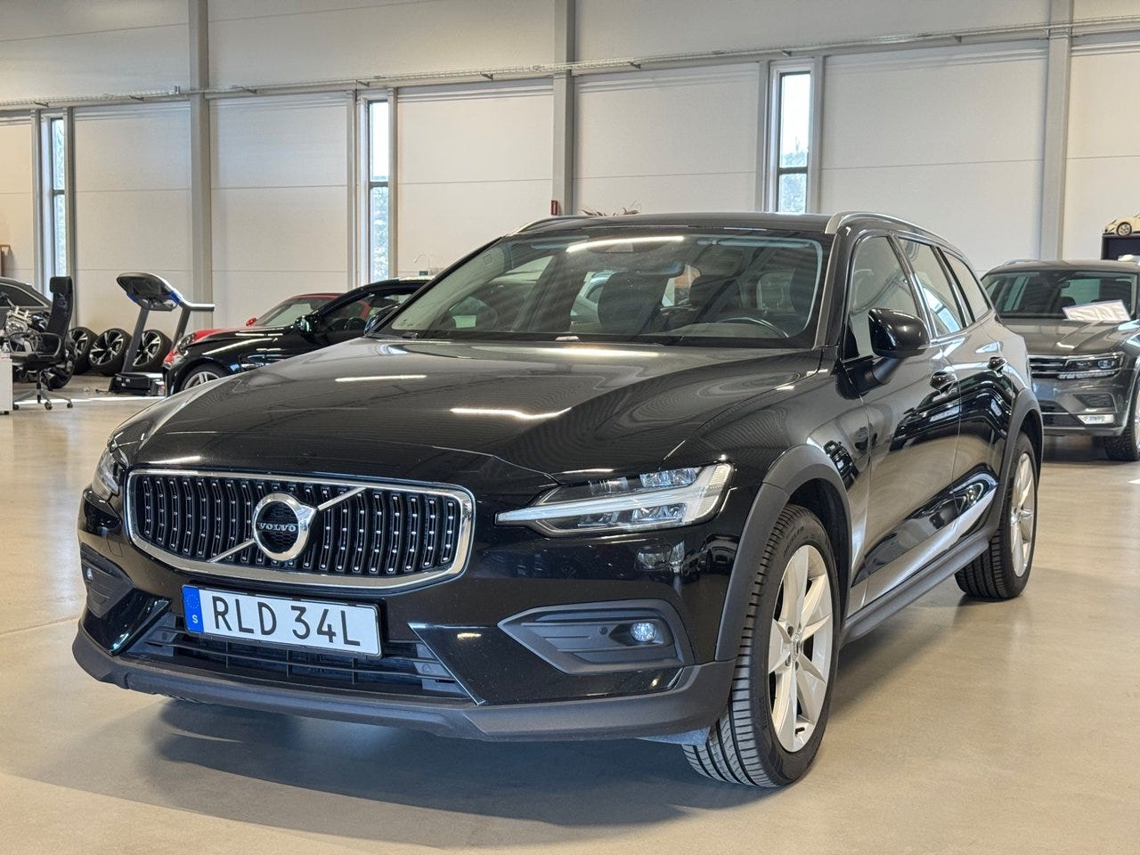Volvo V60 Cross Country 2021 – bild 1 av 20