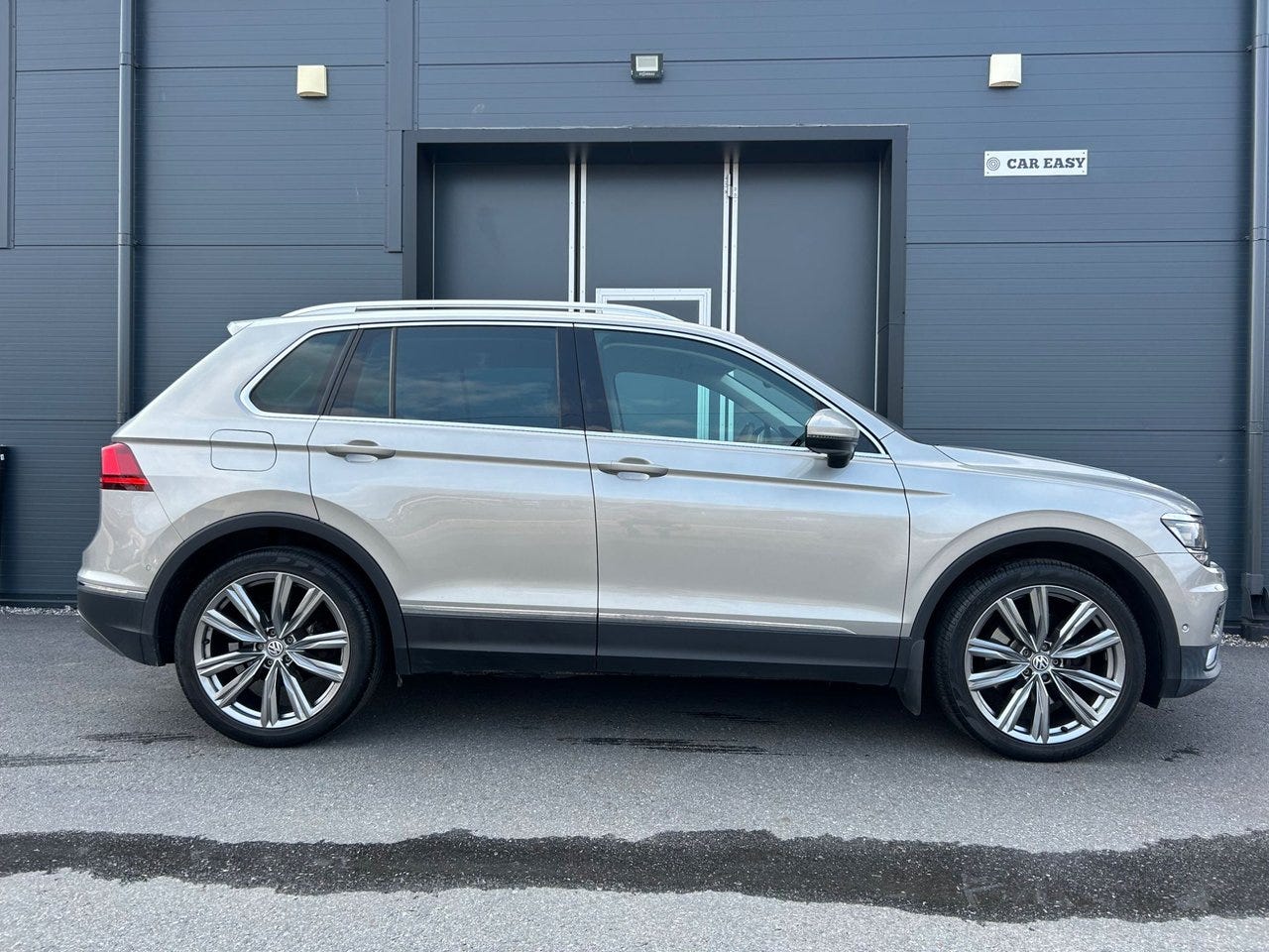 Volkswagen Tiguan 2017 – bild 1 av 24