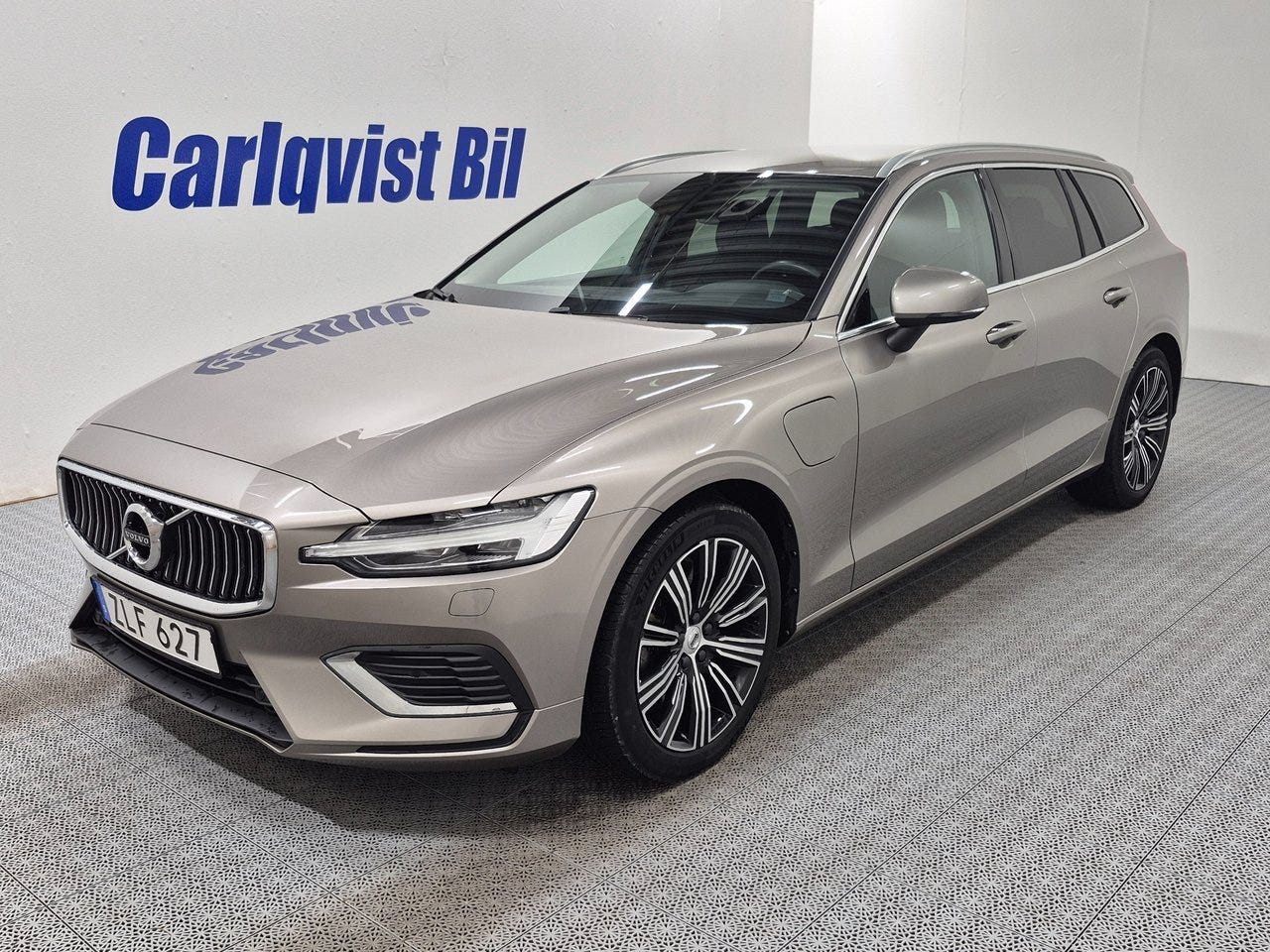 Volvo V60 2022 – bild 1 av 11