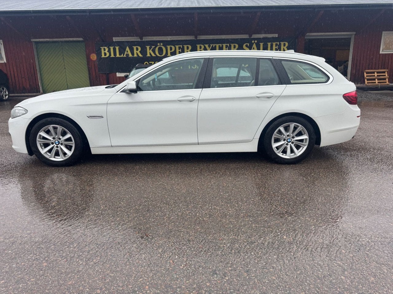 BMW 520 2016 – bild 1 av 9