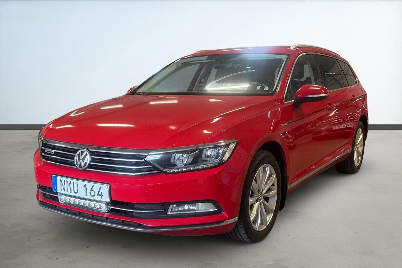 Volkswagen Passat 2018 – bild 1 av 17