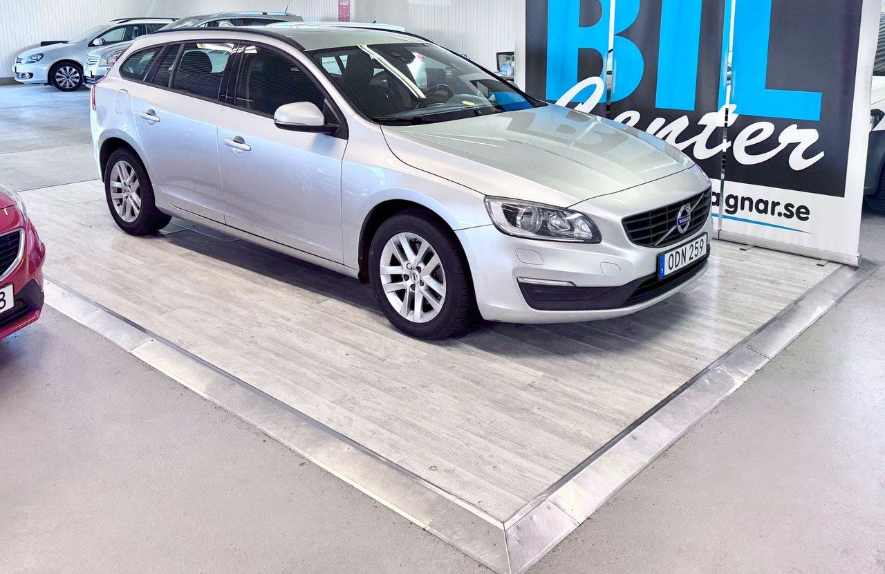 Volvo V60 2017 – bild 1 av 4