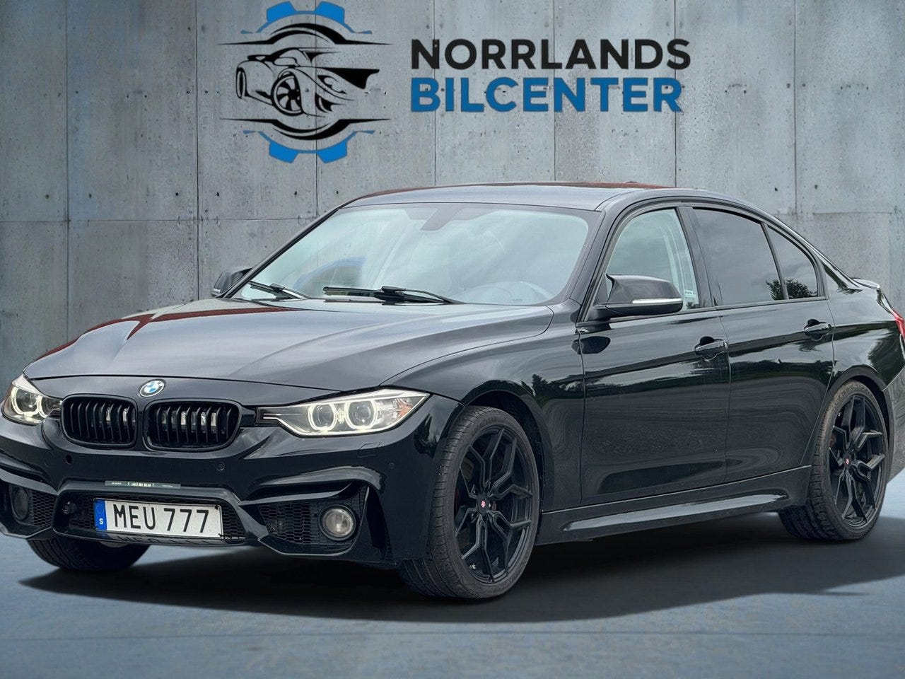 BMW 320 2012 – bild 1 av 16