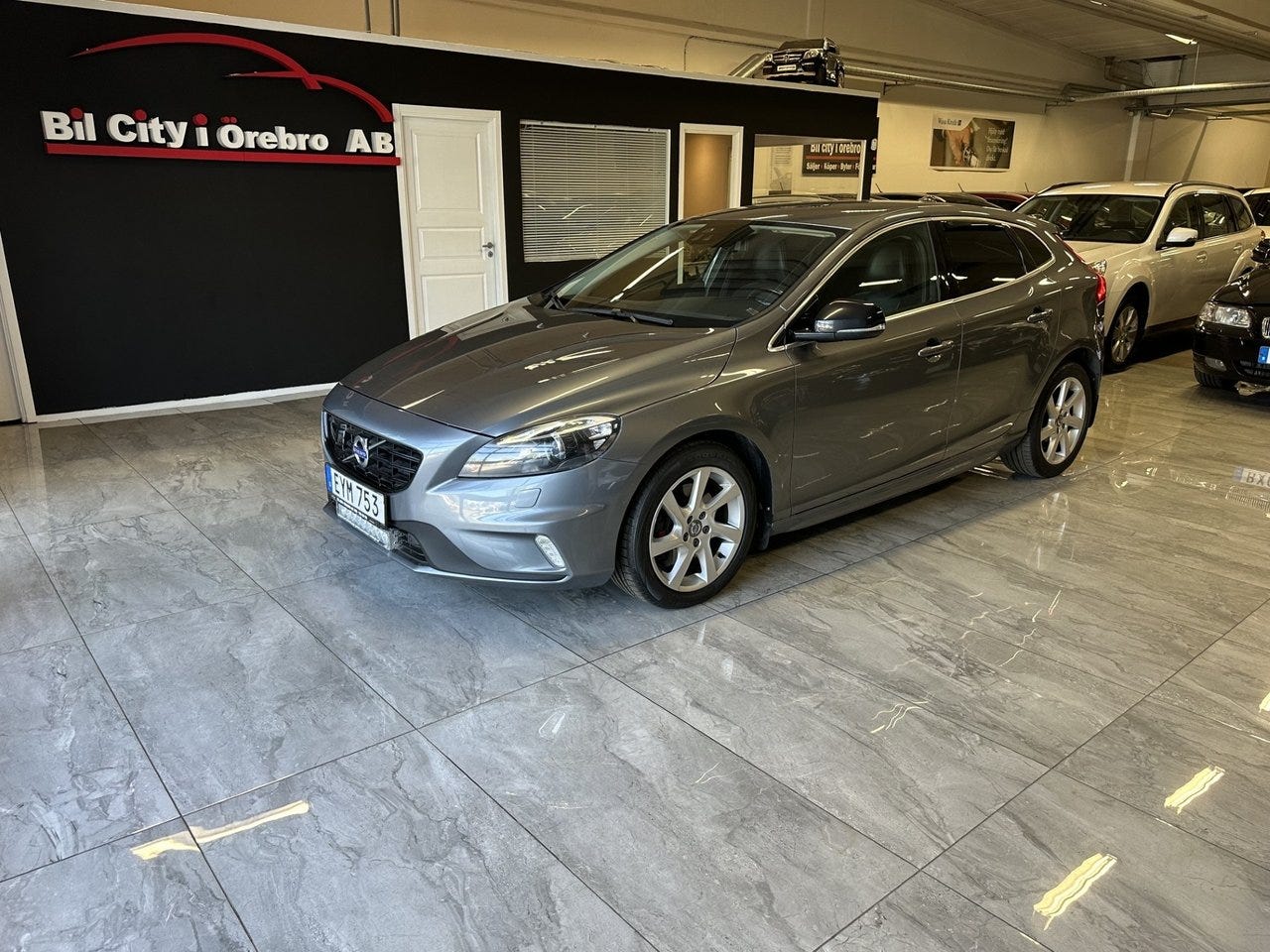 Volvo V40 2015 – bild 1 av 23