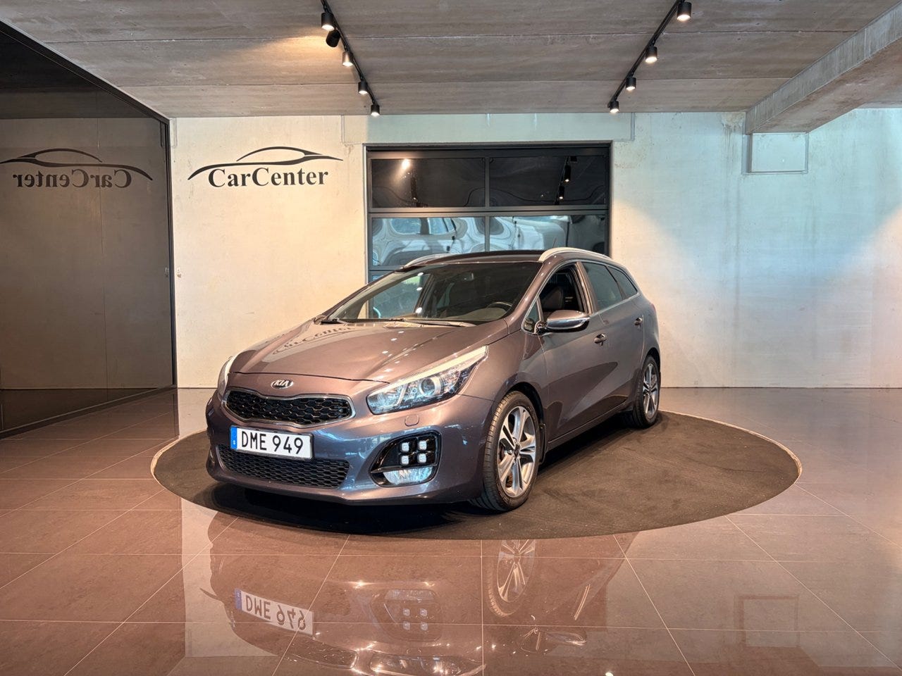 Kia Ceed 2016 – bild 1 av 23