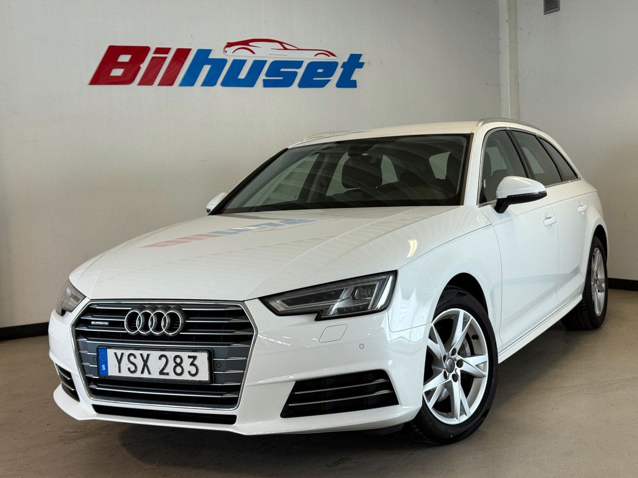 Audi A4 2018 – bild 1 av 16