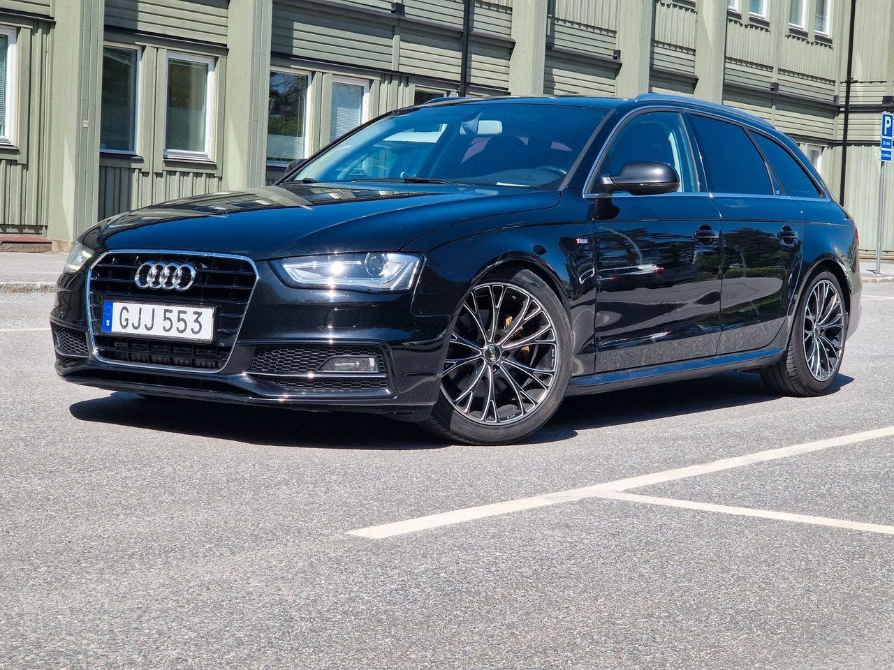 Audi A4 2014 – bild 1 av 24