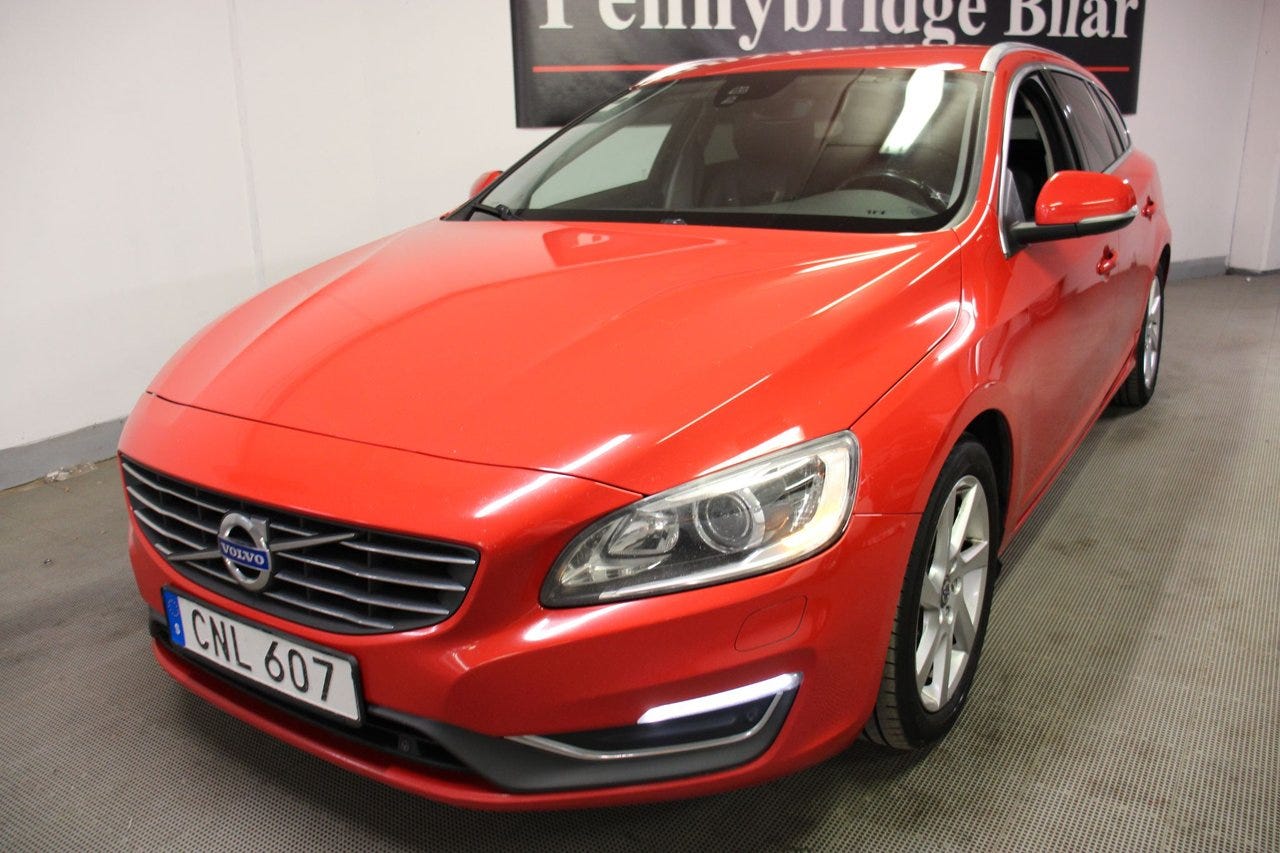 Volvo V60 2015 – bild 1 av 18