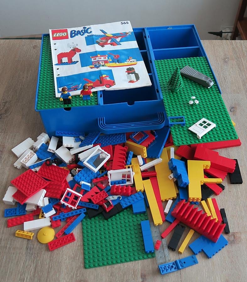 Lego 565 Build-N-Store Chest. Vintage från 1990 | Blocket