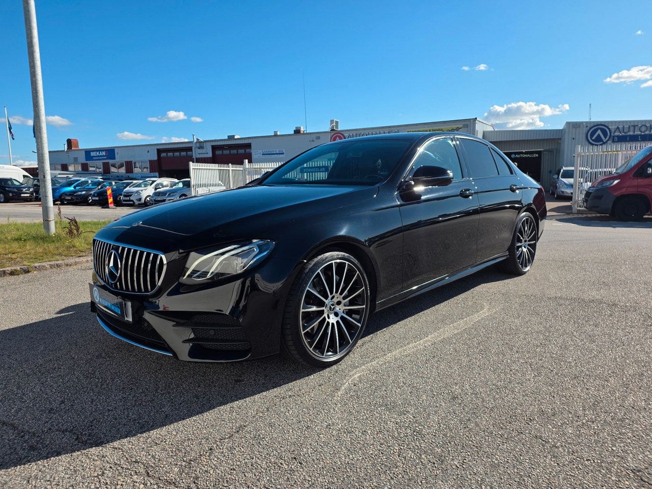 Mercedes-Benz E220 2018 – bild 1 av 12
