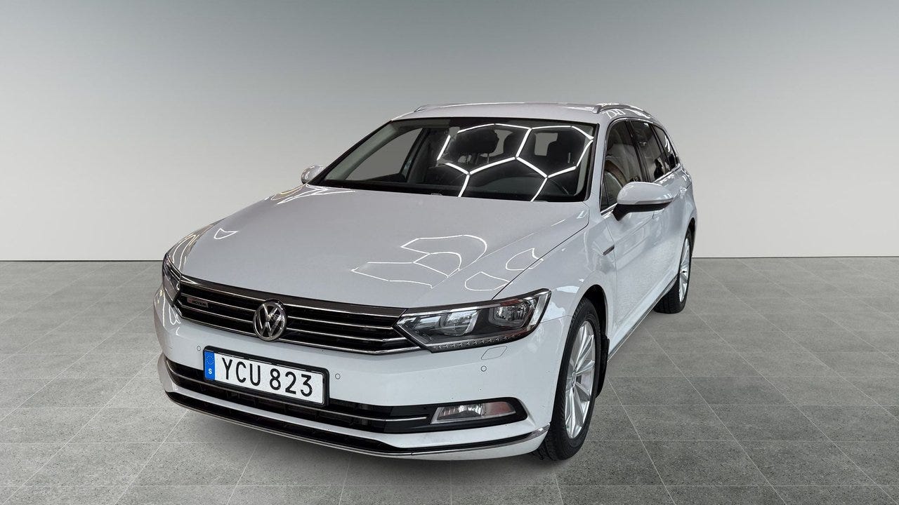 Volkswagen Passat 2016 – bild 1 av 17