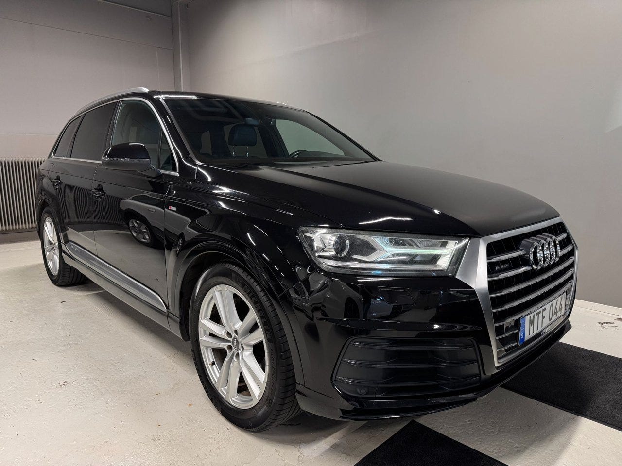 Audi Q7 2016 – bild 1 av 23