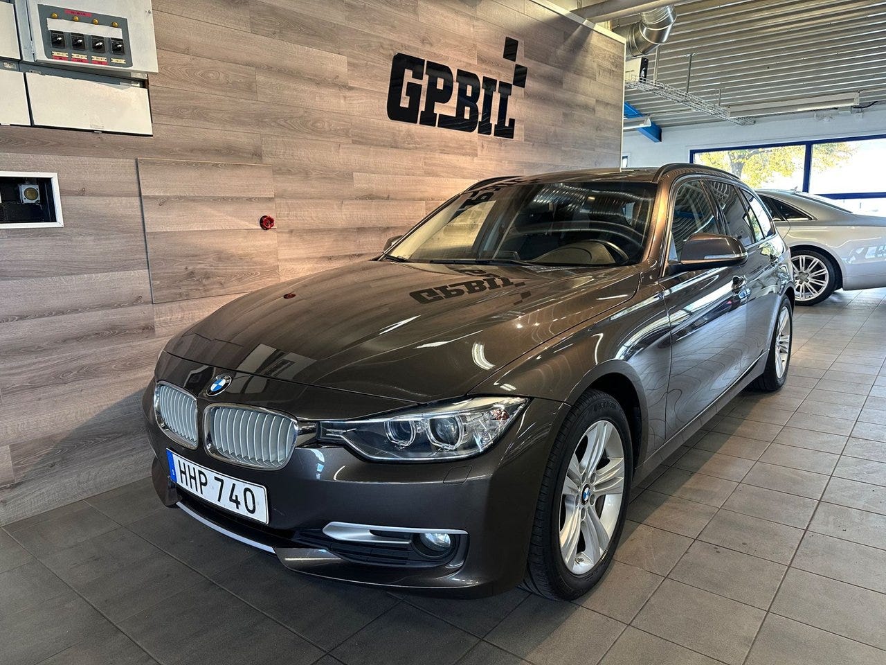 BMW 320 2015 – bild 1 av 23