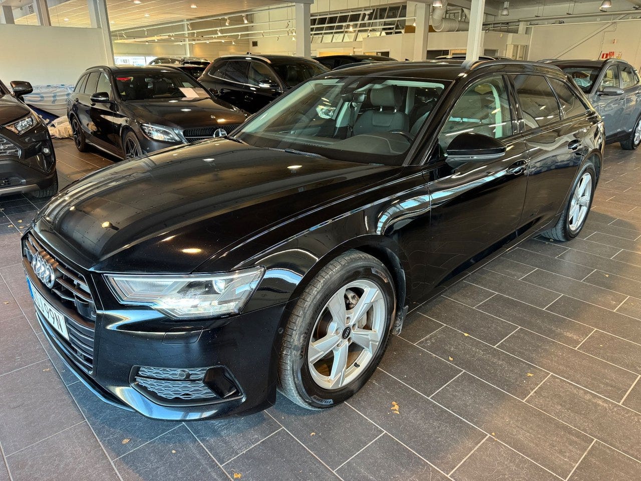Audi A6 2023 – bild 1 av 12