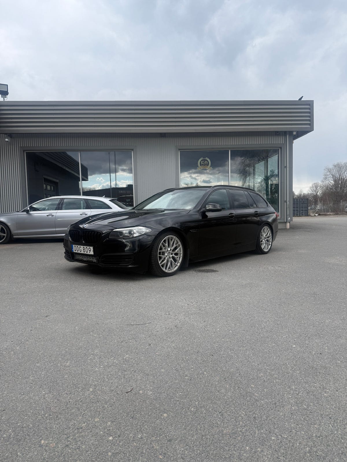 BMW 530d 2014 – bild 1 av 6