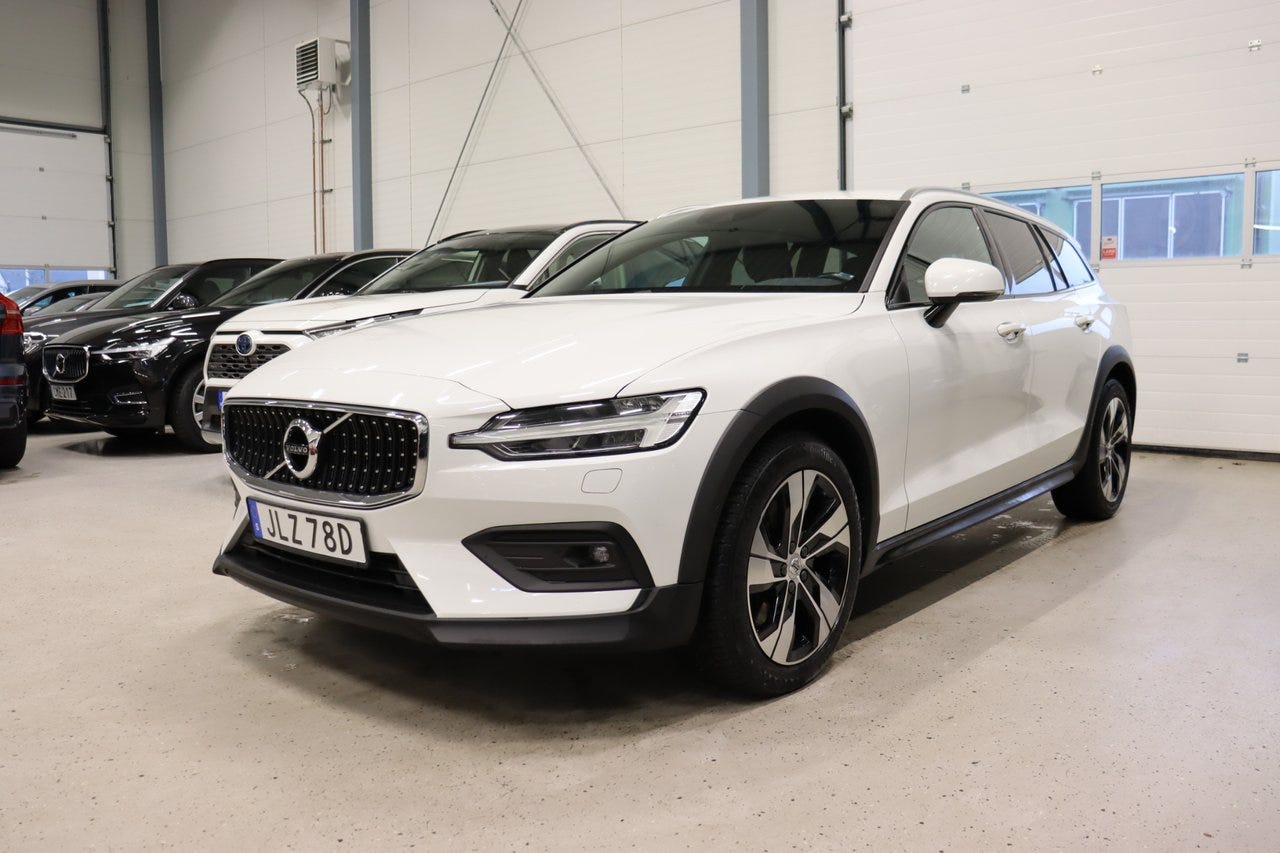 Volvo V60 Cross Country 2019 – bild 1 av 24