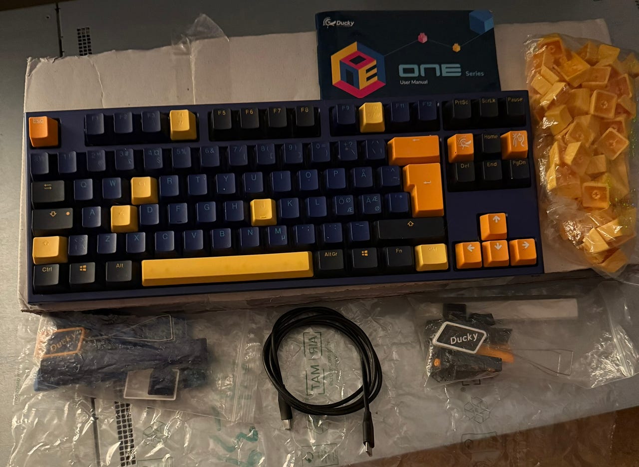 Ducky One 2 Horizon TKL MX Brown - Dbl Shot PBT Mechanical | Blocket
