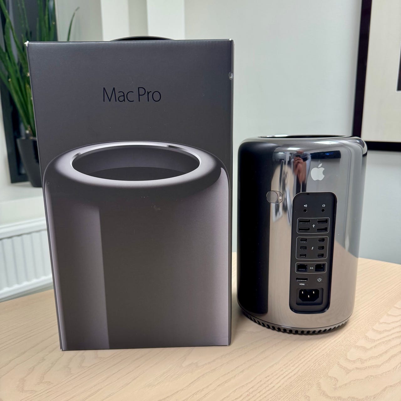 Apple Mac Pro (2015/2016) - 128GB RAM, 3.3GHz 8-Core Xeon Processor ...