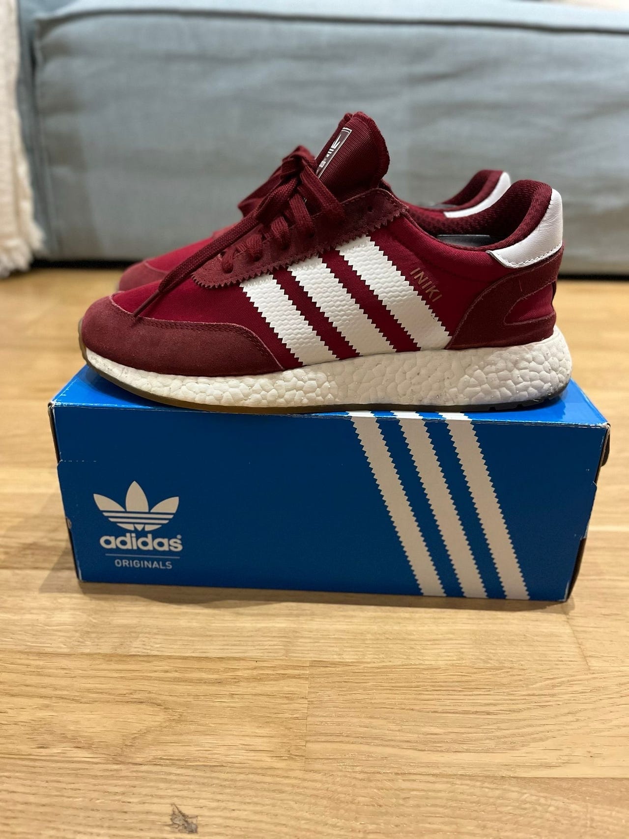 adidas-iniki-runner-r-d-vit-storlek-42-2-3-fint-skick-box-blocket