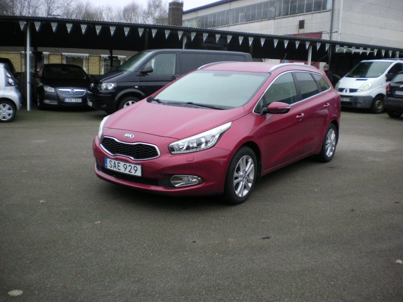 Kia Ceed 2015 – bild 1 av 11