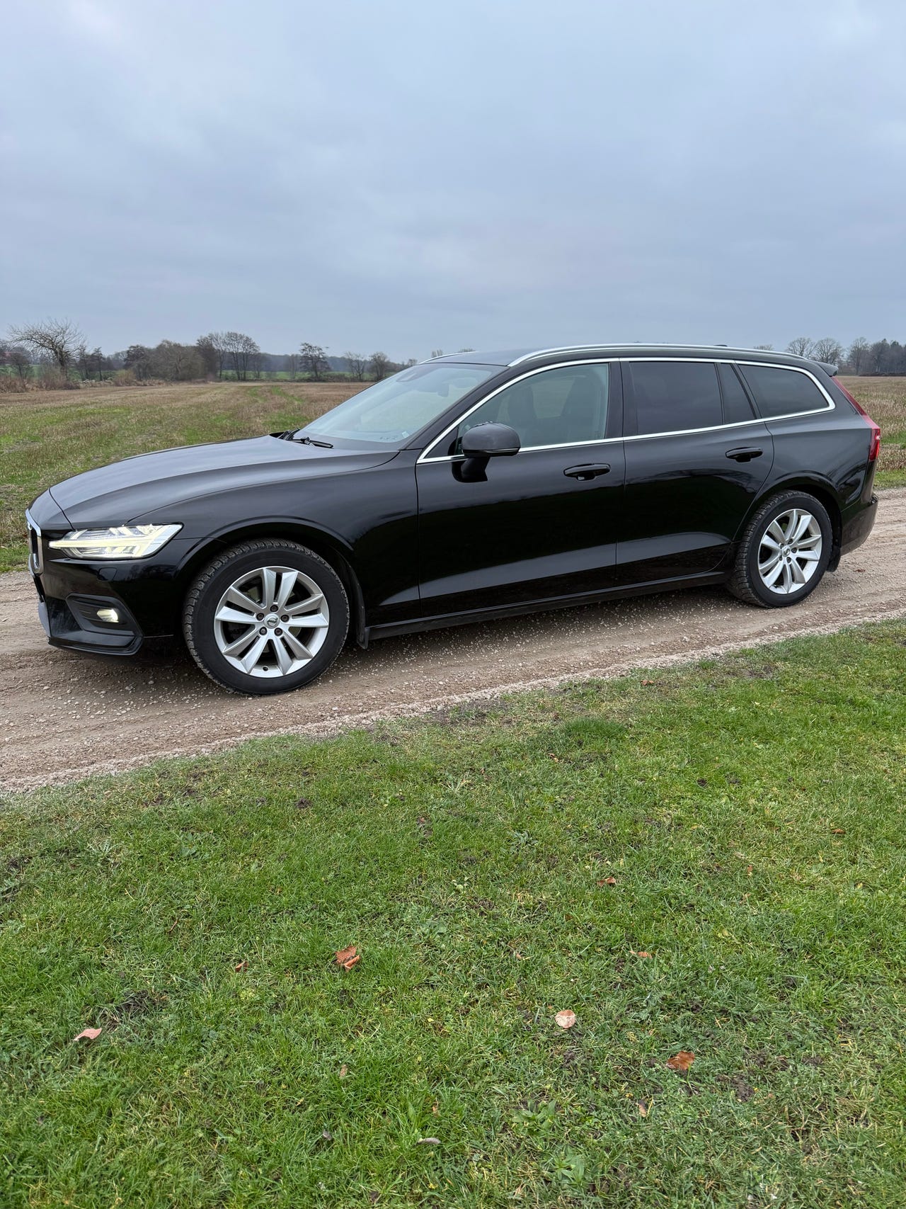 Volvo V60 2020 – bild 1 av 6