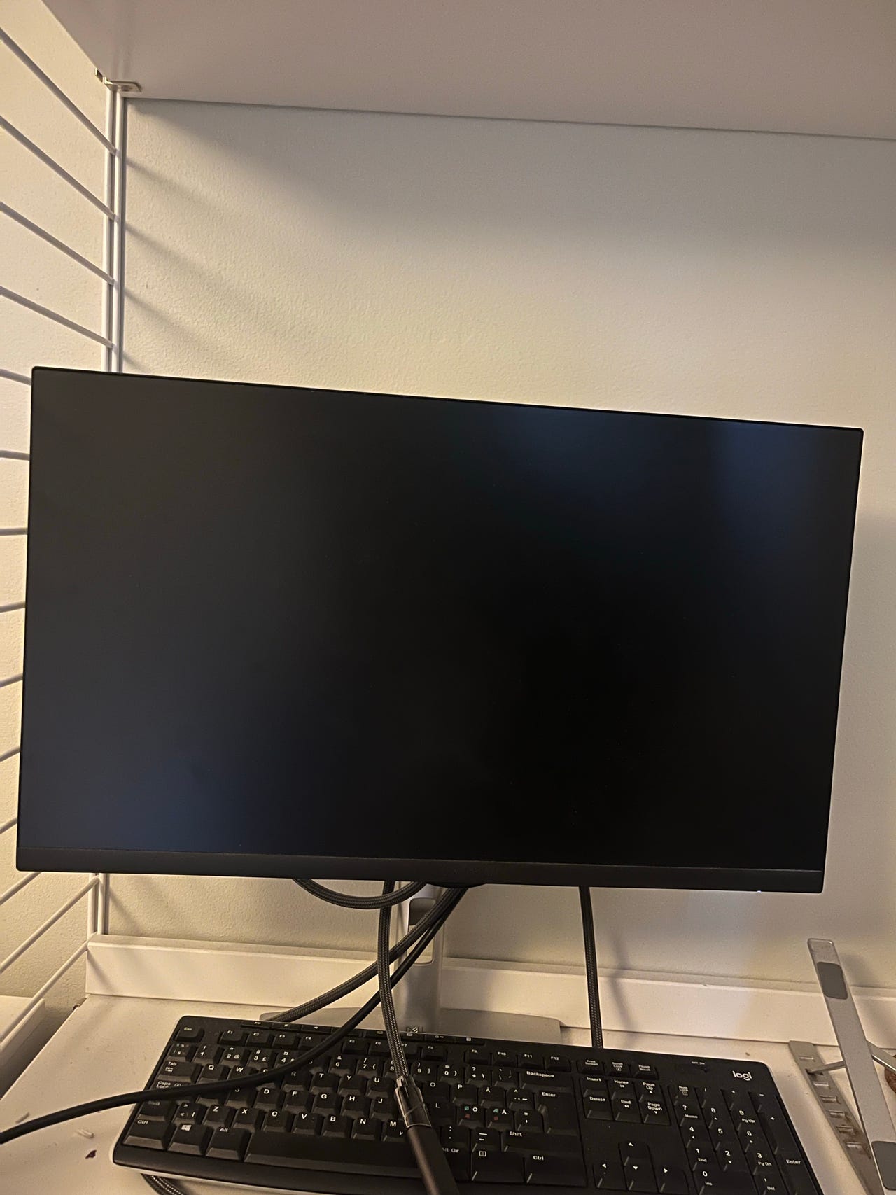 Dell P2422 Flat Panel Monitor | Blocket