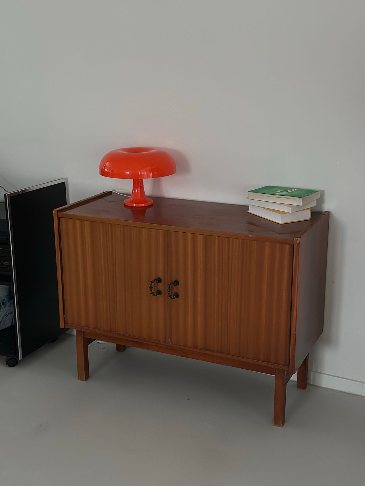 Sideboard hylla byrå retro vintage hall möbel skänk | Blocket