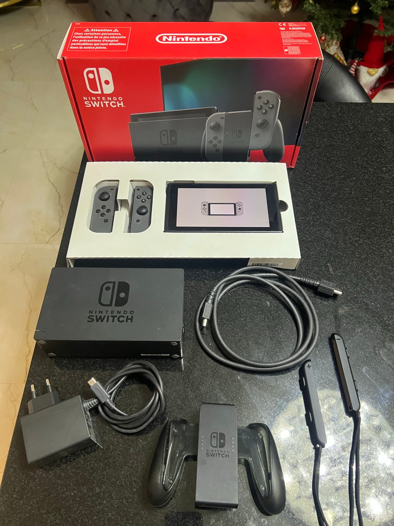Nintendo Switch Konsol med tillbehör | Blocket