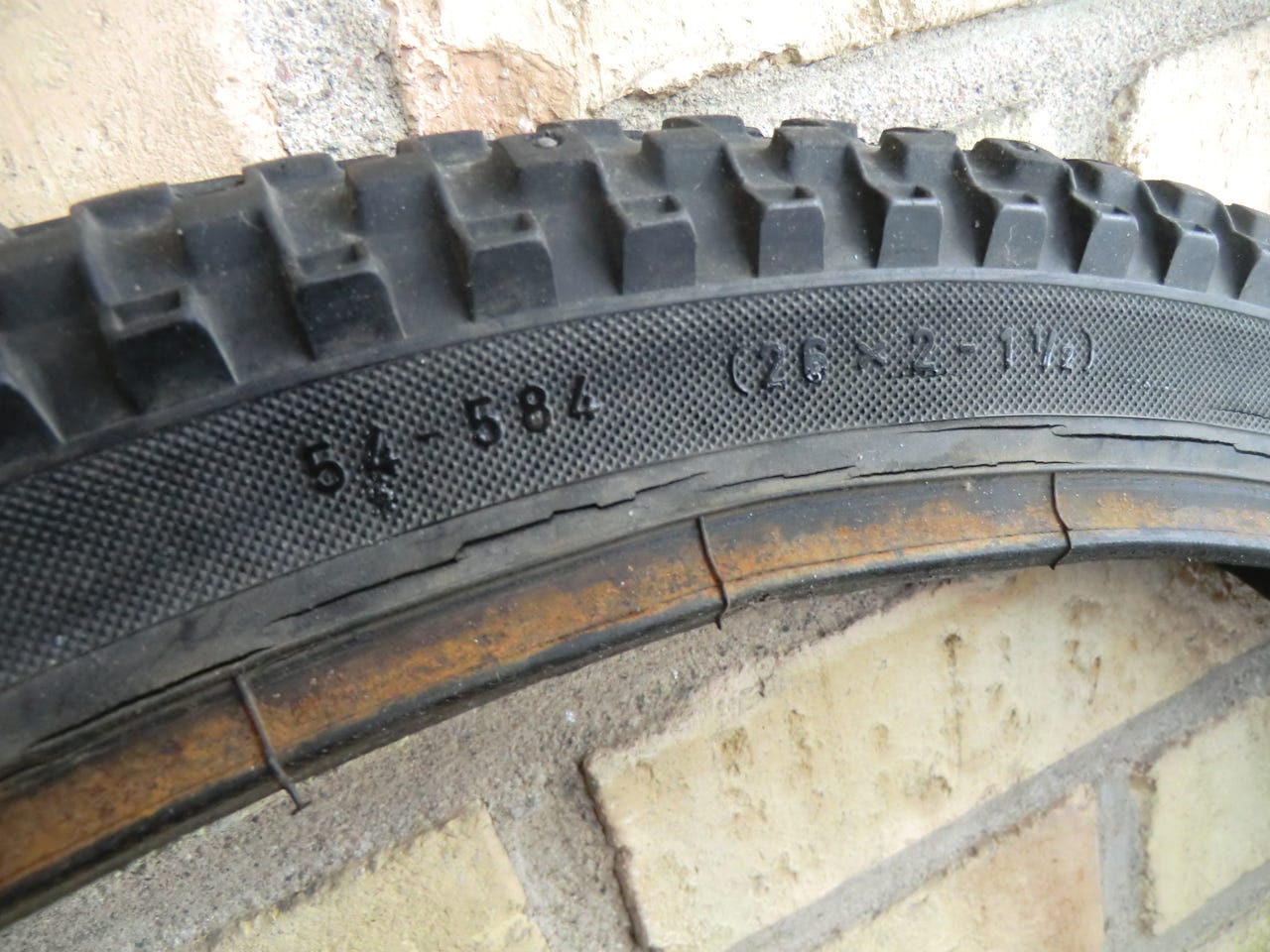 dubbdäck cykel cykeldäck med dubbar vinterdäck nokian speed 54-584 26x2 ...