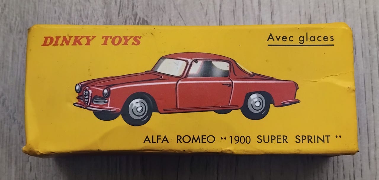Dinky Toys 24J Coupé Alfa Romeo 1900 Super Sprint Rouge 1/43