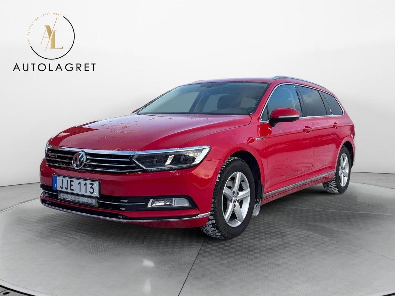 Volkswagen Passat 2018 – bild 1 av 12