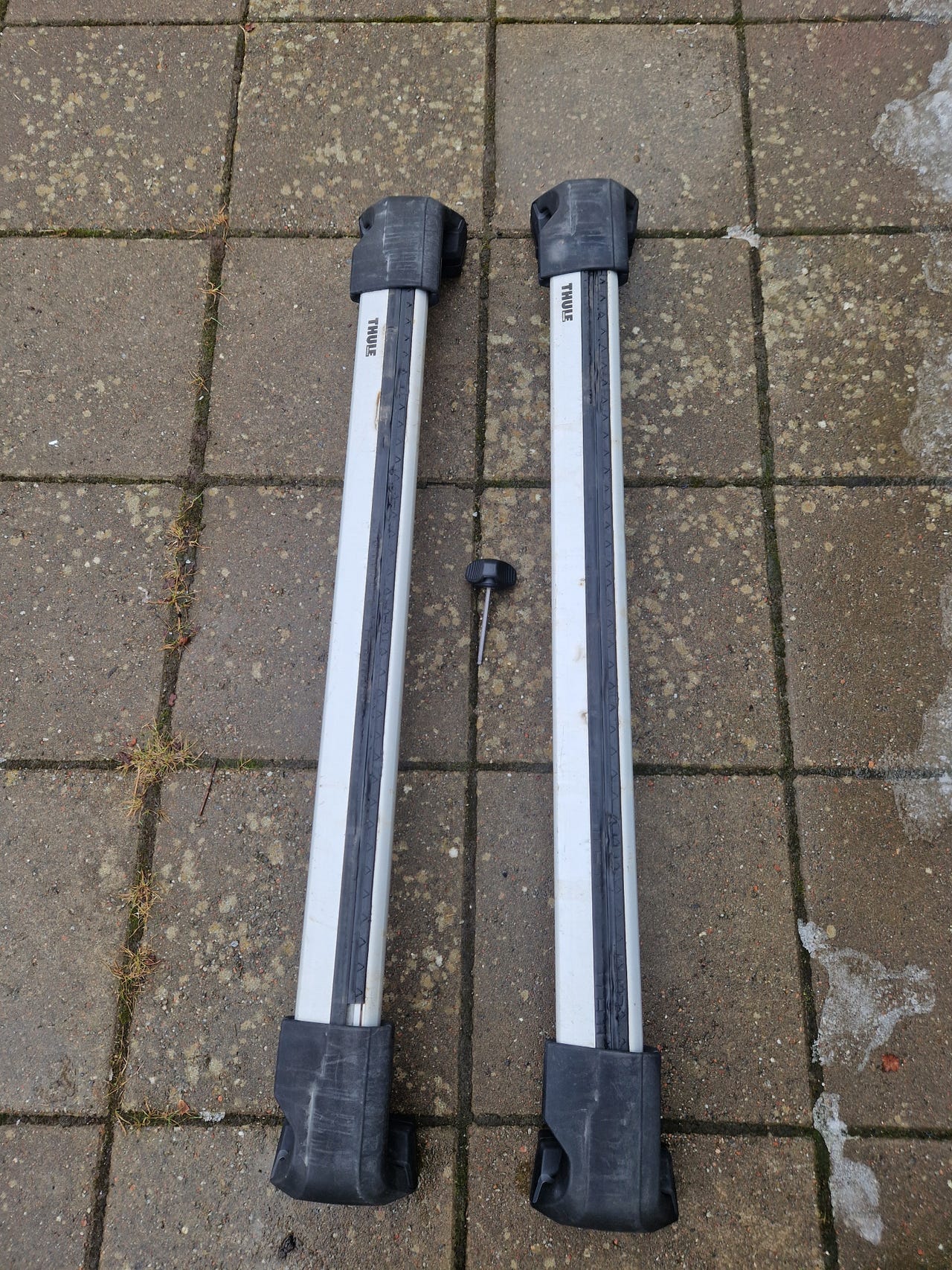 Thule WingBar Edge Volvo V60 5-dr Kombi 2019- integrerad reling / flush ...