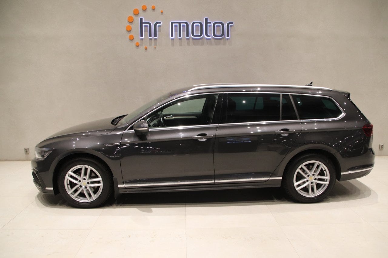 Volkswagen Passat 2021 – bild 1 av 16