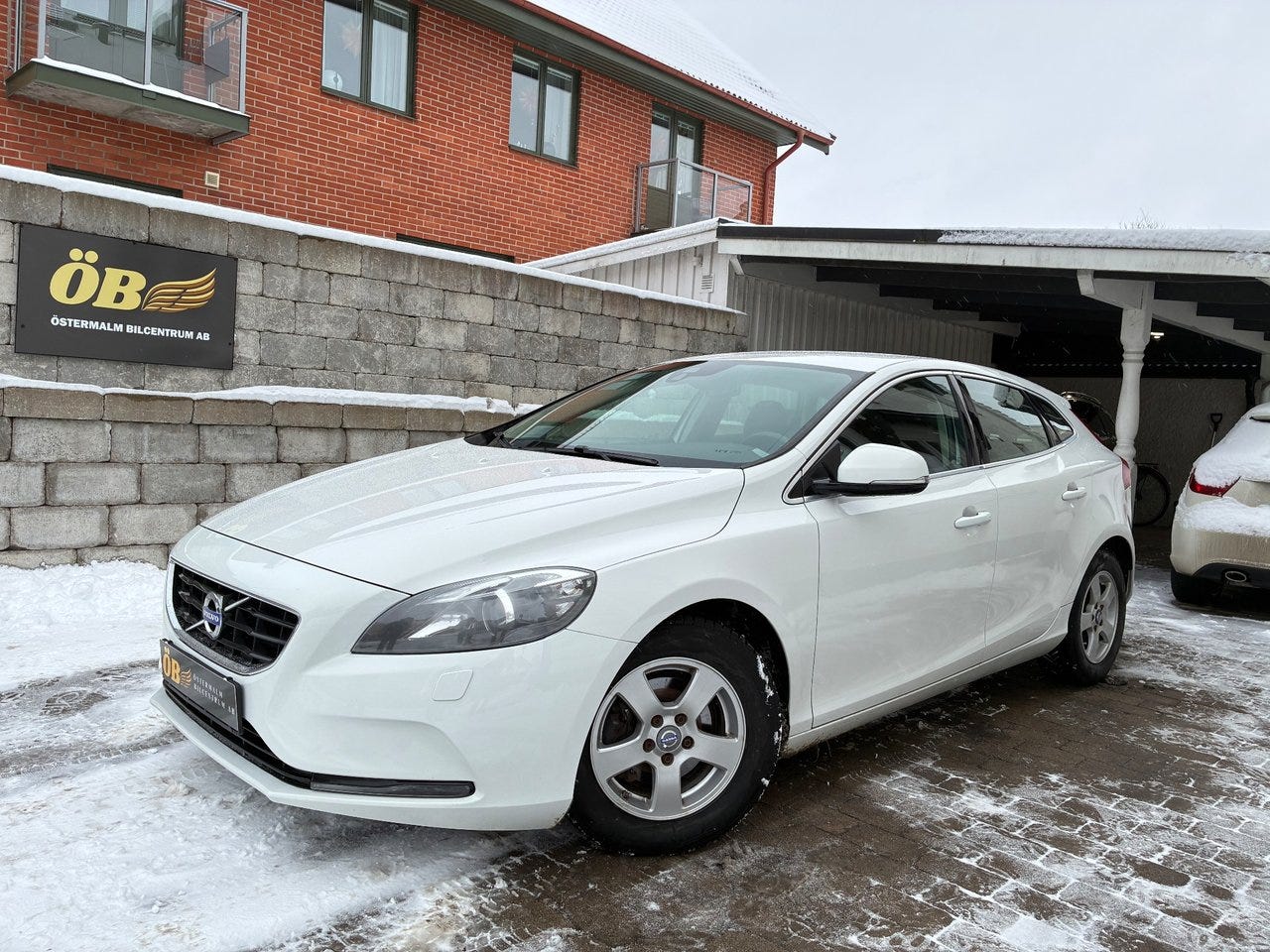 Volvo V40 2015 – bild 1 av 20