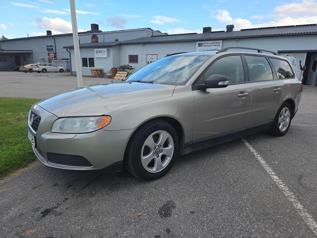 Volvo V70 2010 – bild 1 av 18