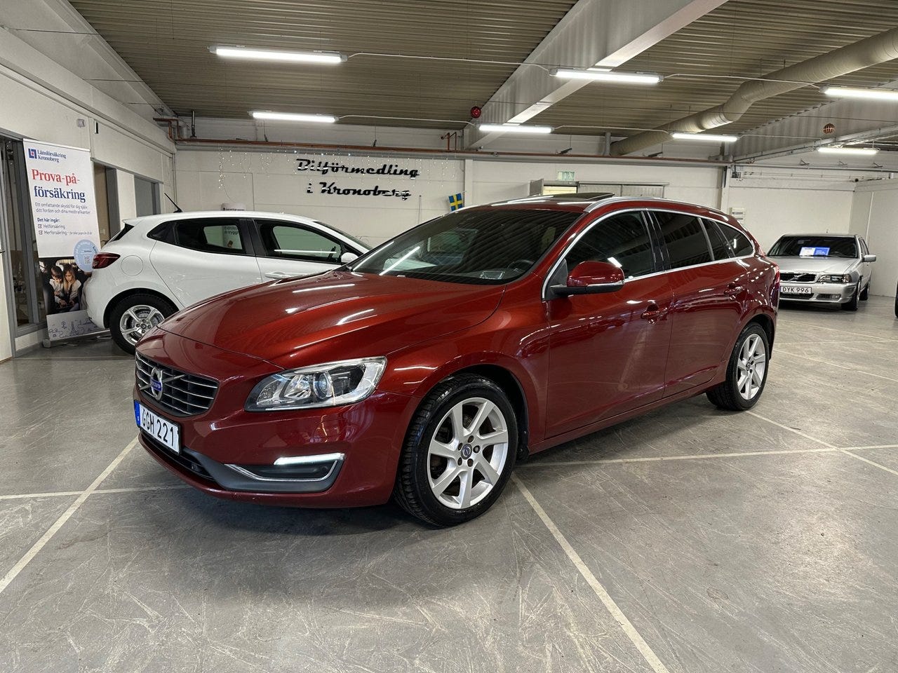 Volvo V60 2015 – bild 1 av 18