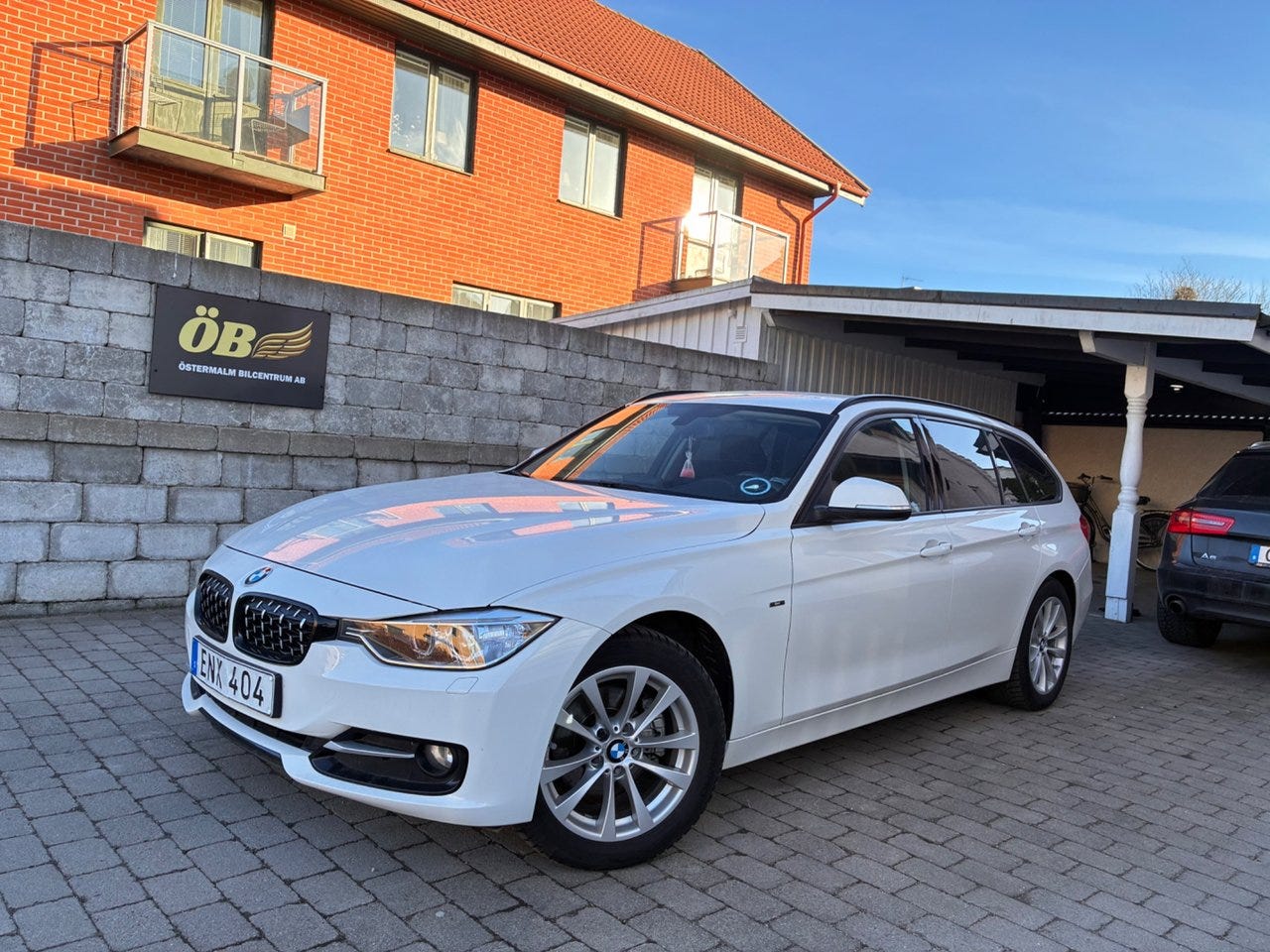 BMW 320 2015 – bild 1 av 20