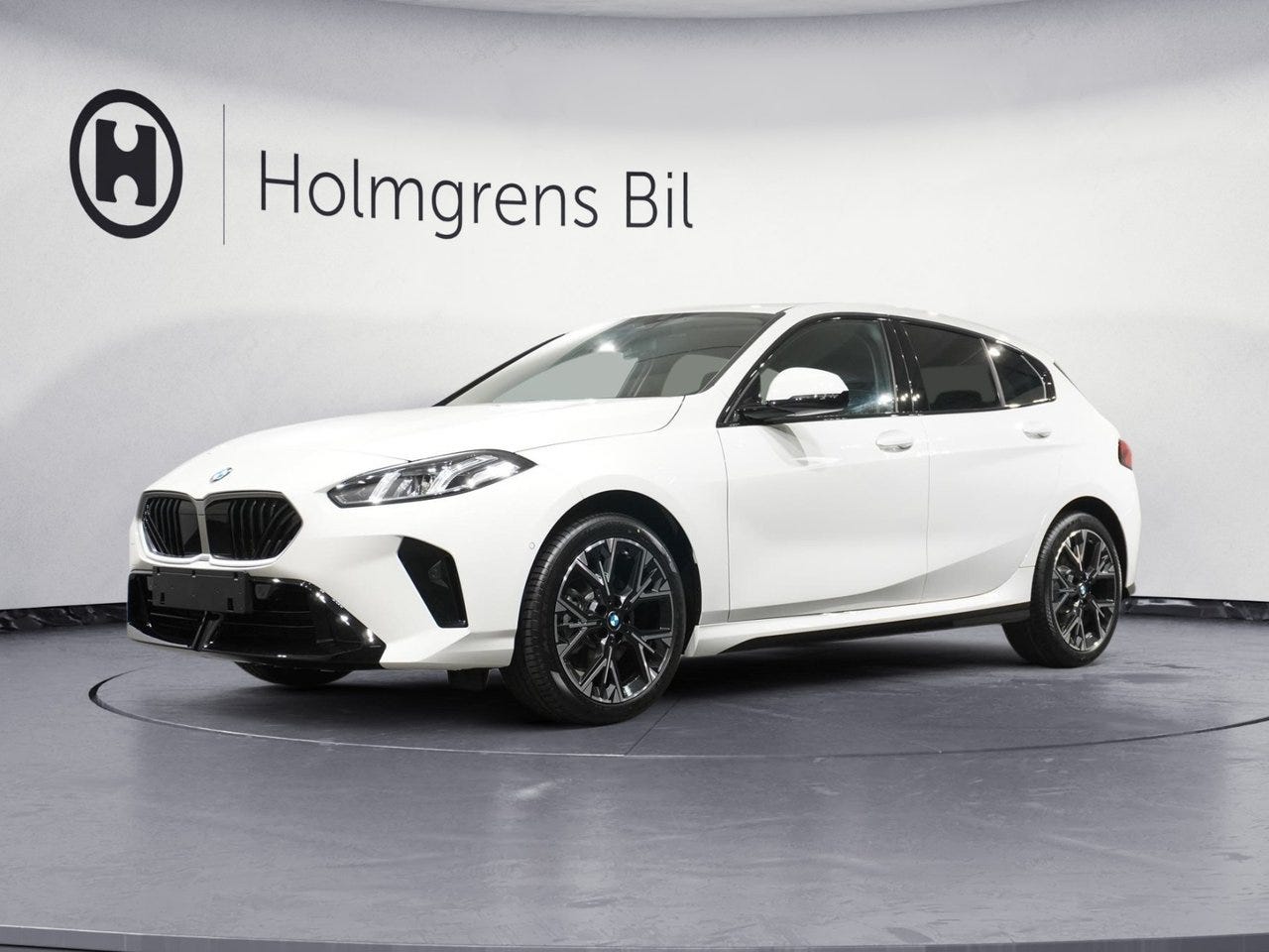 BMW 120 2026 – bild 1 av 16