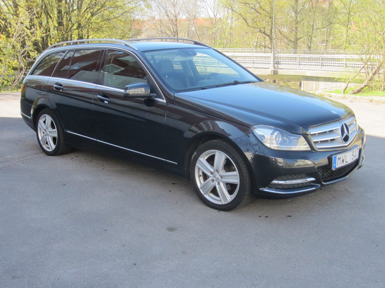 Mercedes-Benz C200 2013 – bild 1 av 11