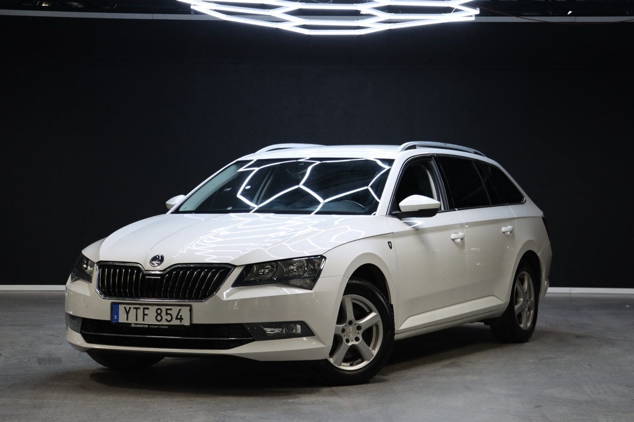 Skoda Superb 2018 – bild 1 av 24