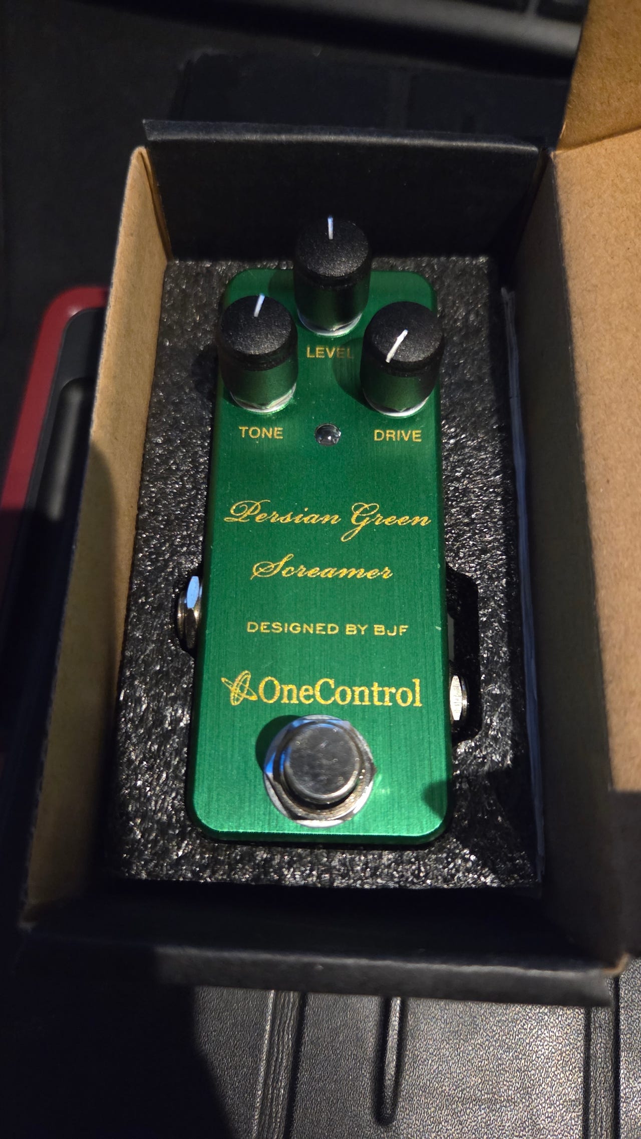 Persian Green Screamer (One Control) | Blocket