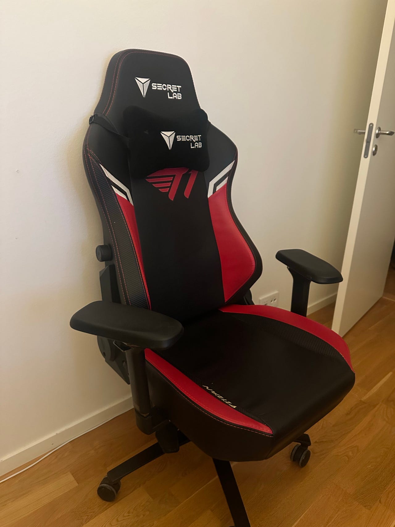 Secret Lab T1 Edition TITAN 2020 | Blocket