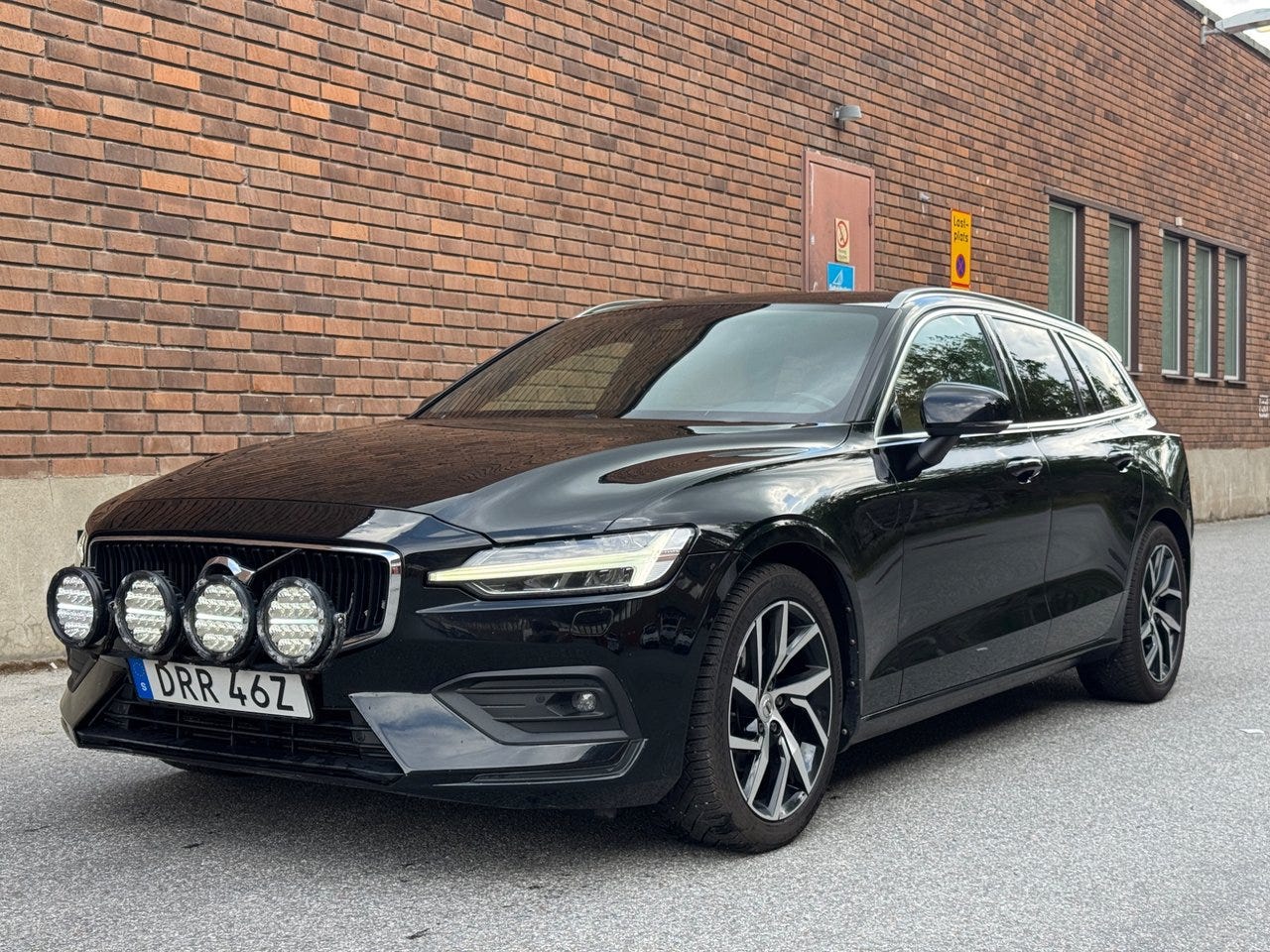 Volvo V60 2020 – bild 1 av 24