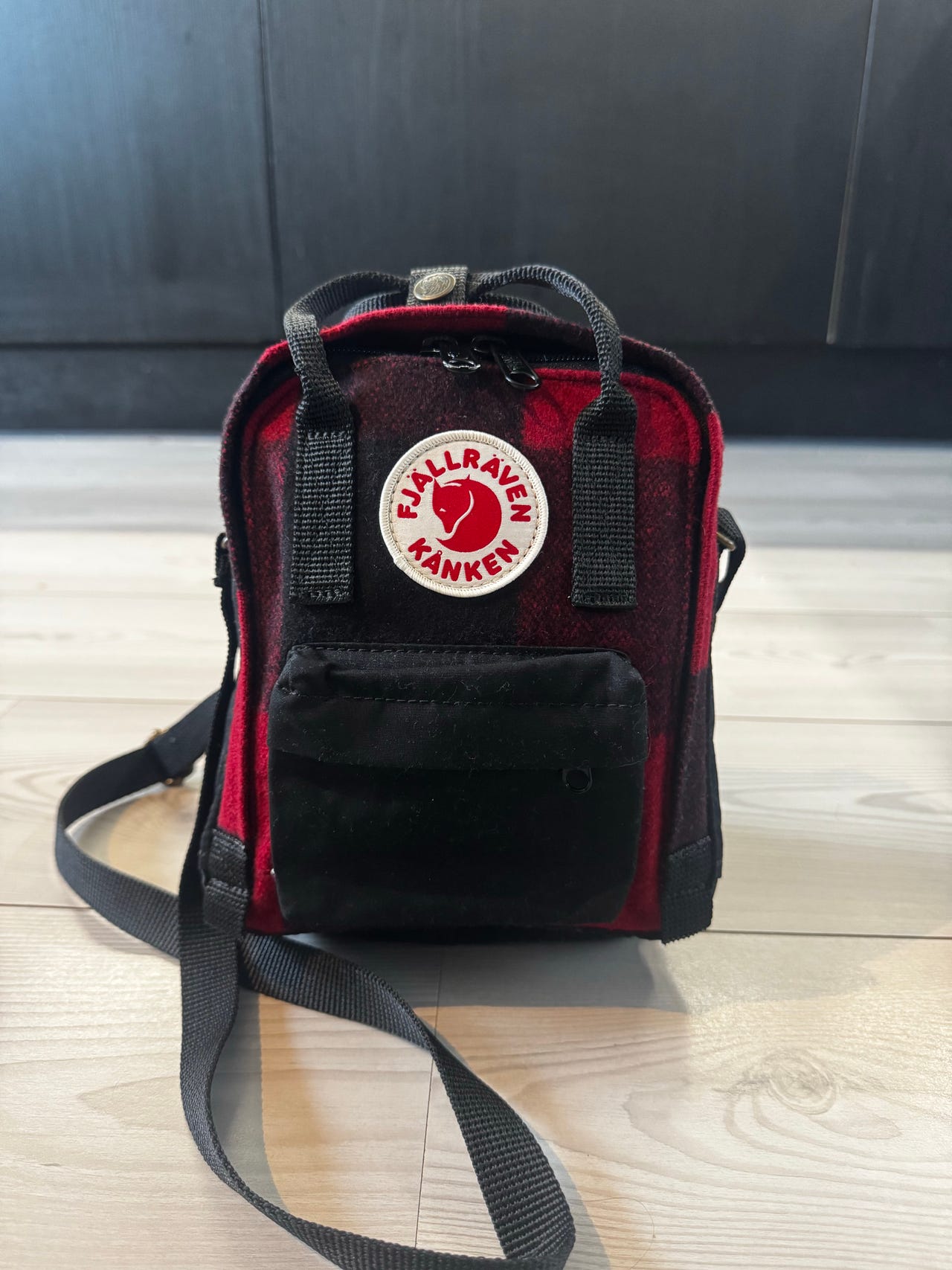 Sac Fjällräven Kånken Re-Wool Sling – Rouge/noir, Bandoulière, Neuf Avec étiquettes