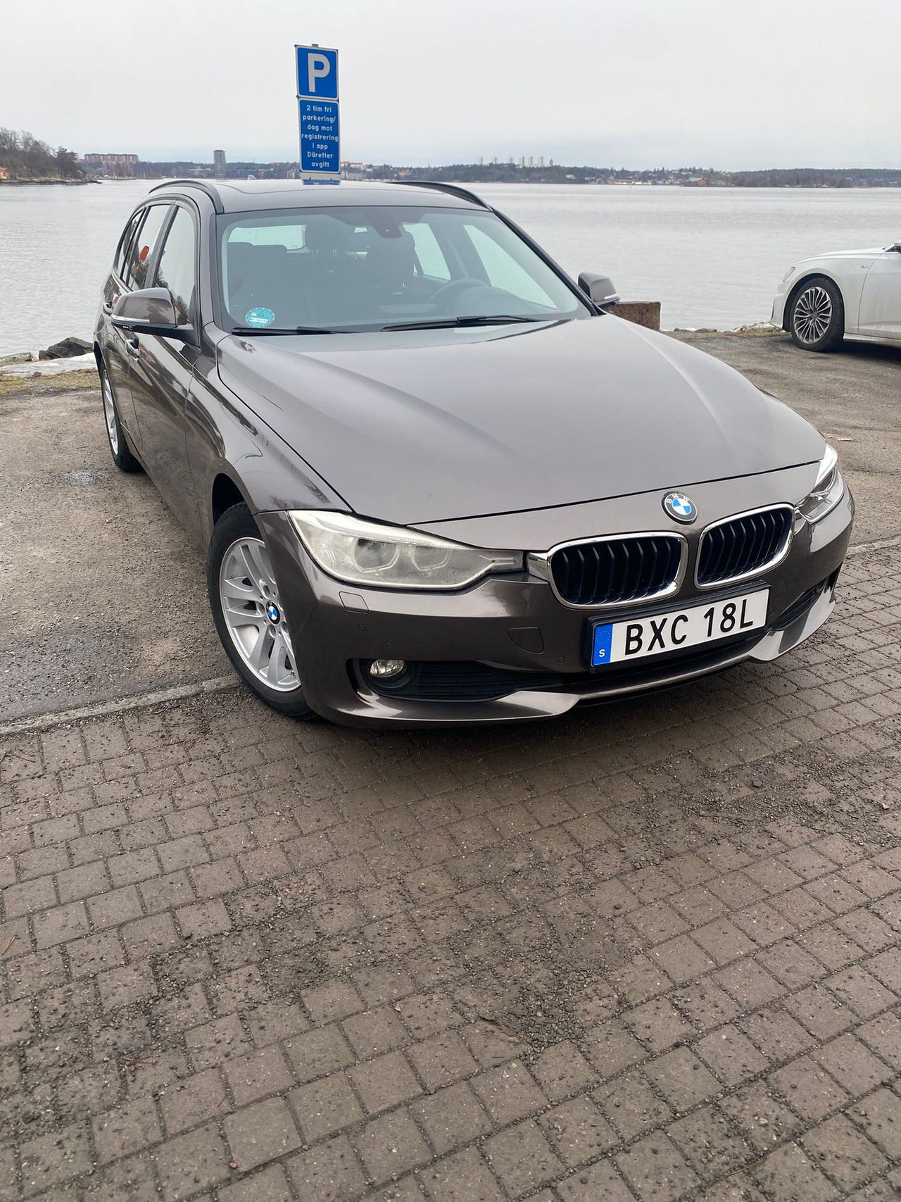 BMW 316d 2014 – bild 1 av 15