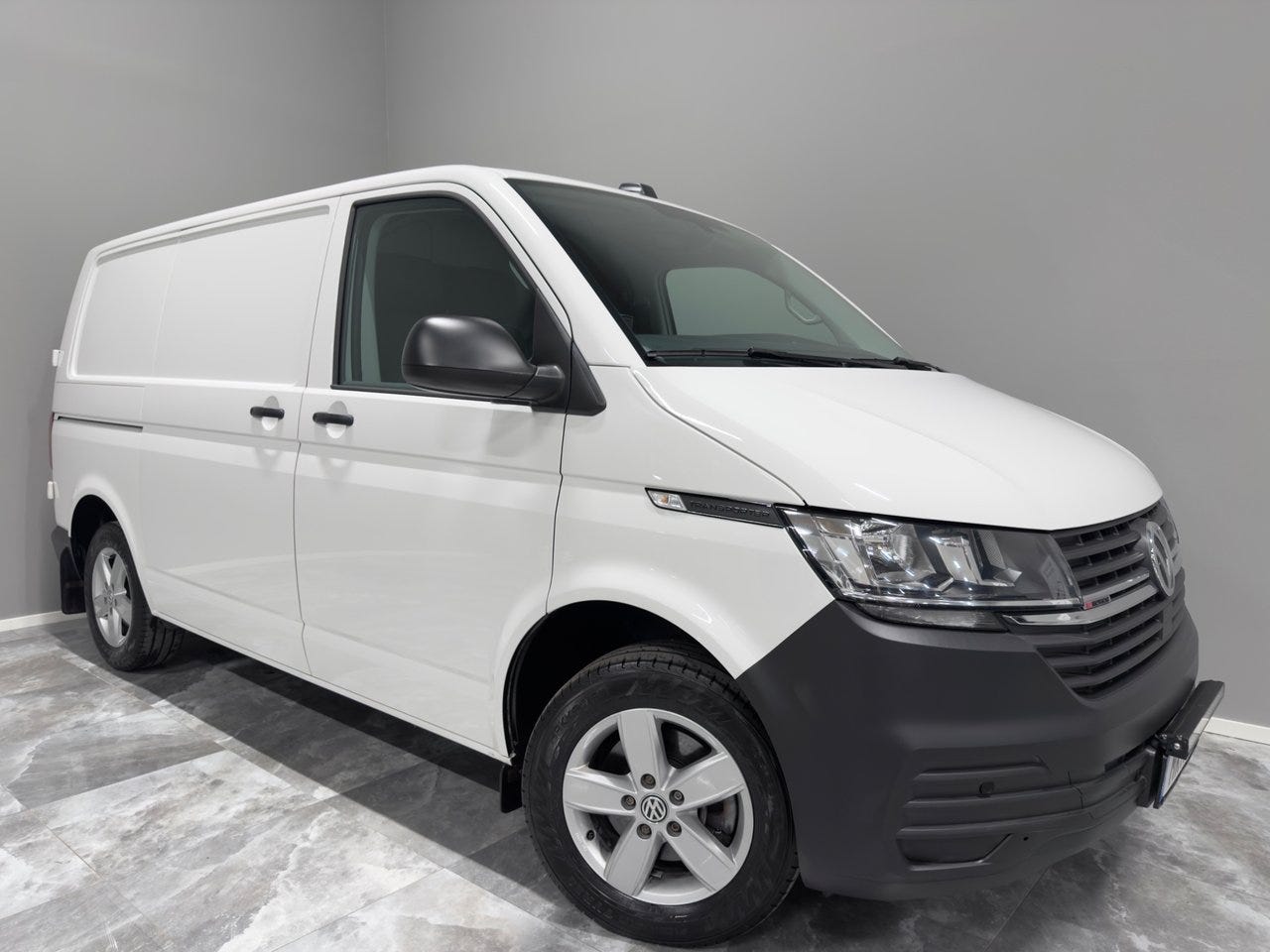 Volkswagen Transporter 2022 – bild 1 av 24