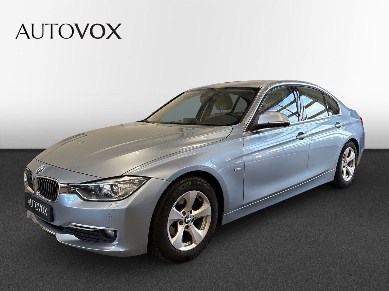 BMW 320d 2012 – bild 1 av 14
