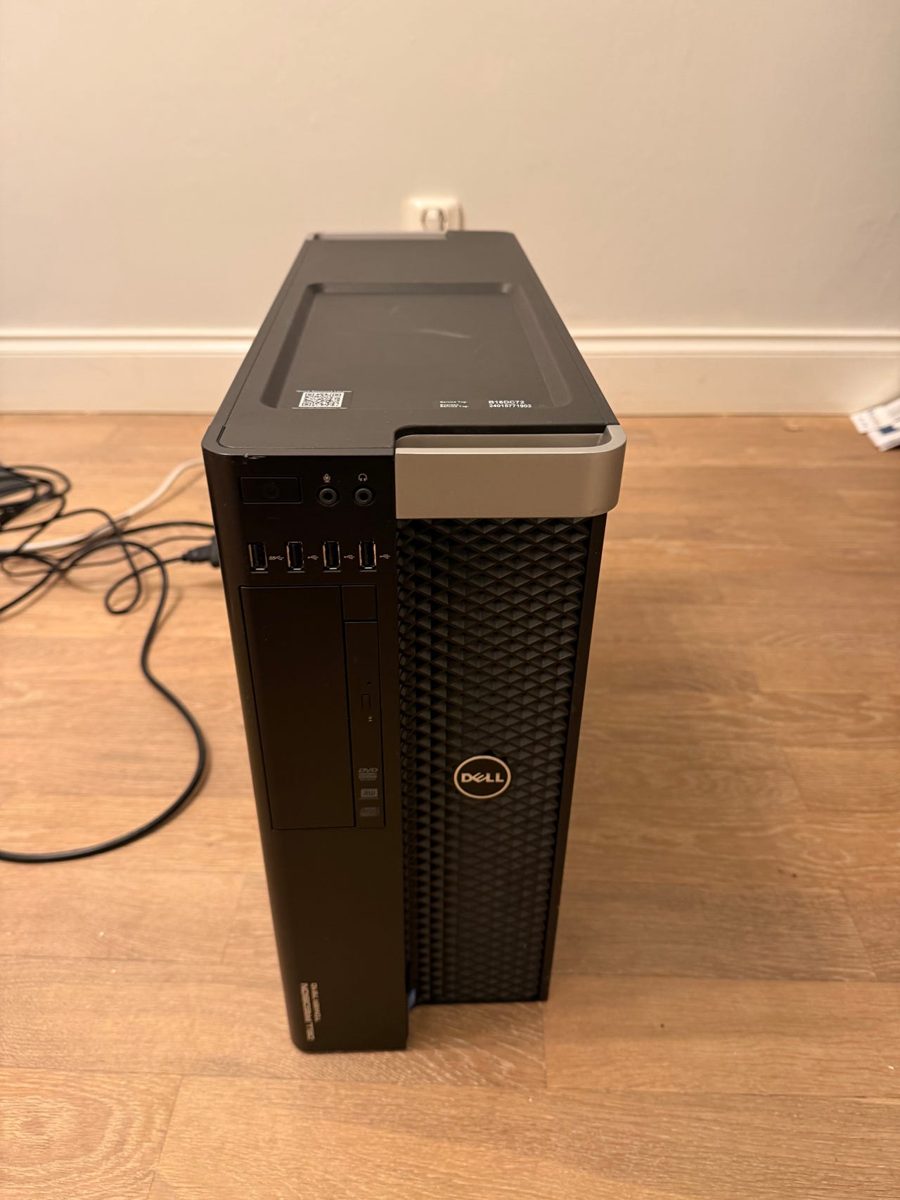 Dell Precision T7810 Workstation – Xeon 10 Core / Quadro / 16GB
