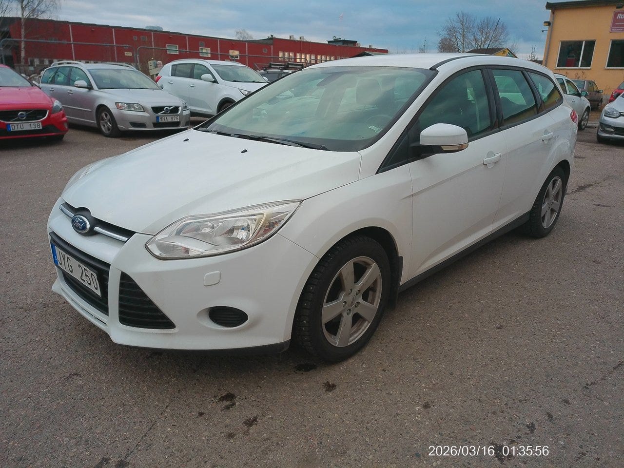 Ford Focus 2013 – bild 1 av 11