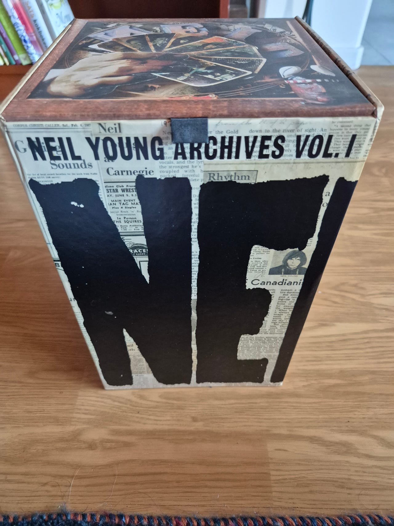 あ*ぞ様 NEIL YOUNG ARCHIVES VOL. I DVD10枚組B Amazon.com: Neil Young Archives: Volume One [Blu-ray] : Neil Young